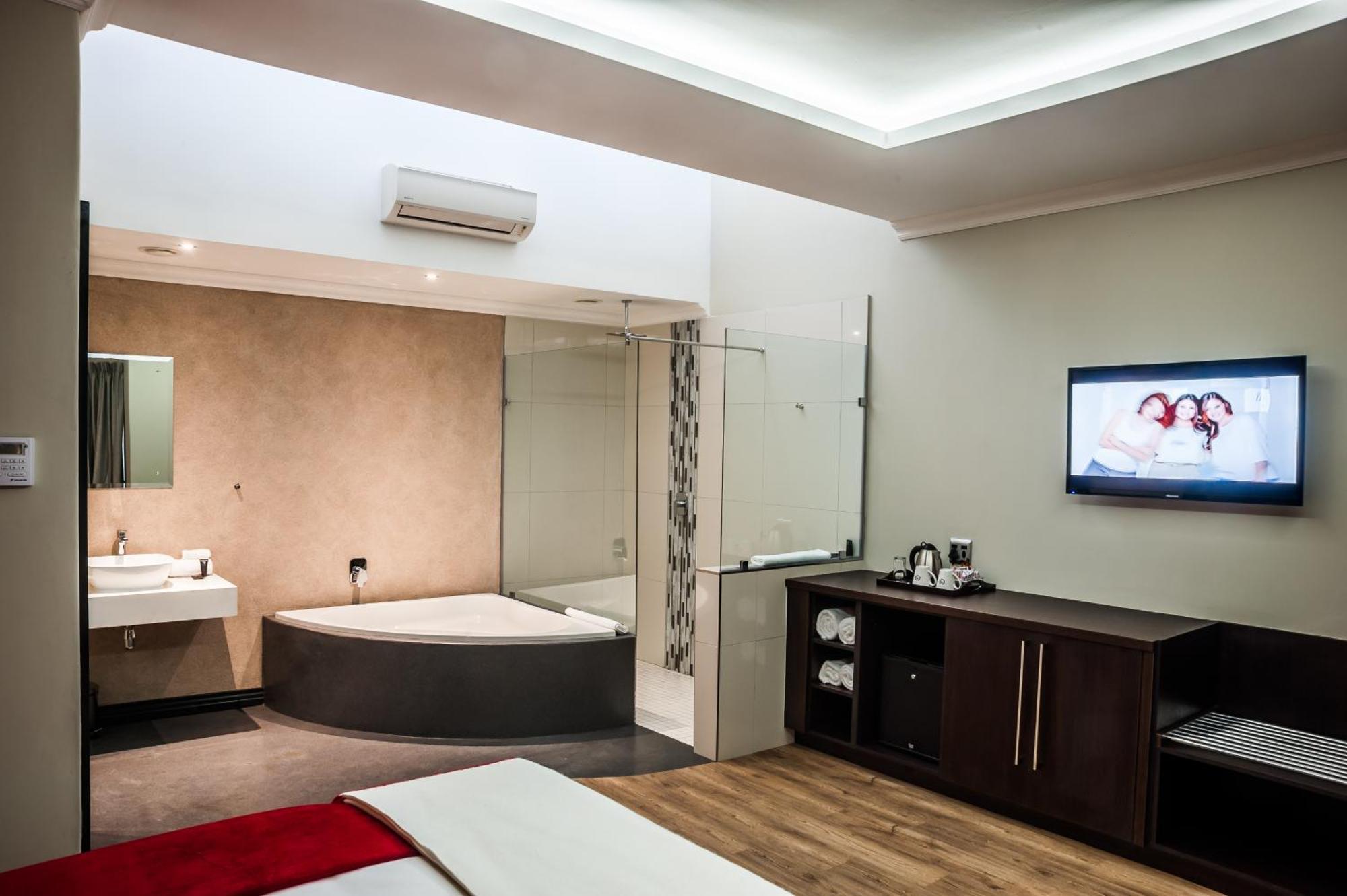 Hotel Savoy And Conference Centre Mthatha Kültér fotó